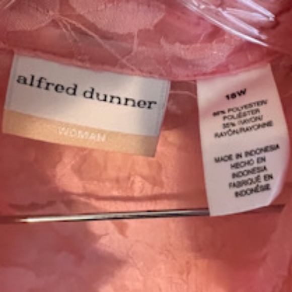 Alfred Dunner Twin Set in Pink, Size 18W. - Picture 6 of 6